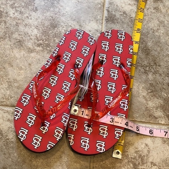 🆕 Women’s St Louis Cardinals MLB flip flops - Picture 4 of 9